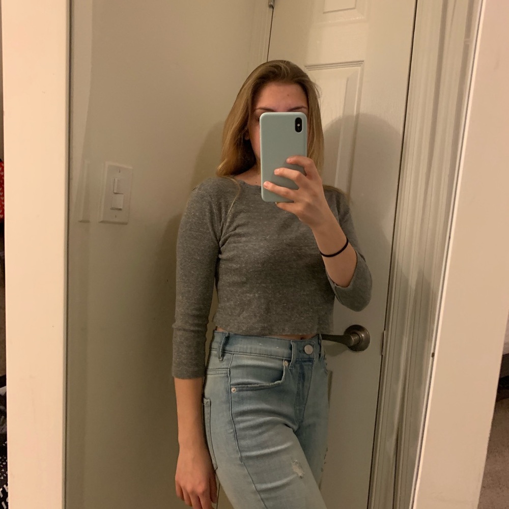 Brandy Melville long sleeve crop